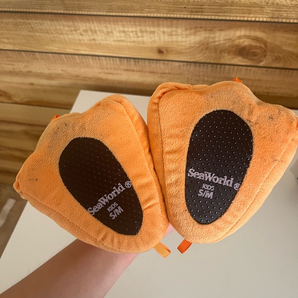 Penguin Slippers Baby Shoes Size 5 - Picture 7 of 8